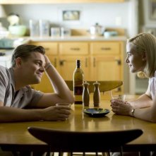Leonardo DiCaprio e Kate Winslet in una scena di Revolutionary Road