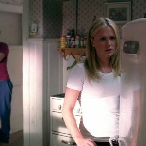 Michael Raymond-James e Anna Paquin in un'immagine dell'episodio You'll Be the Death Of Me della serie True Blood