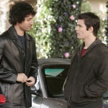 Ryan Sypek in una scena dell'episodio 'Addio Socio' della terza stagione della serie televisiva Wildfire