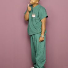 Una posa simpatica per Donald Faison in una foto promozionale dell'ottava stagione di Scrubs