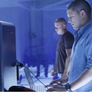 Dominic Purcell e Wentworth Miller in una scena dell'episodio Selfless di Prison Break