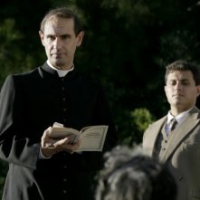 Fabrizio Gifuni interpreta Giovanni Battista Montini nella fiction Rai Paolo VI - Il Papa nella tempesta