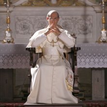 Fabrizio Gifuni veste i panni di Papa Montini nella fiction Paolo VI - Il Papa nella tempesta
