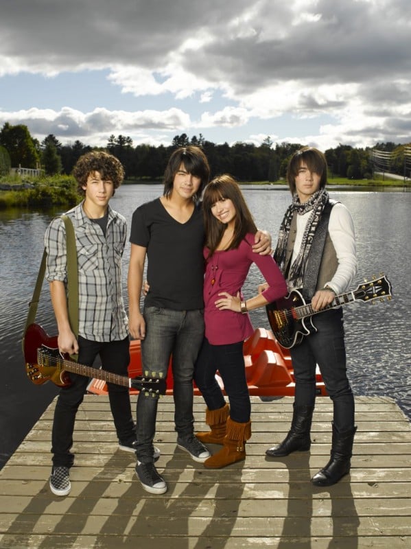 Kevin Jonas, Joe Jonas, Demi Lovato e Nick Jonas in una foto promozionale del film Camp Rock