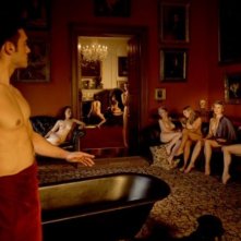 Kim Cattrall In Fondo Posa Nuda Per Un Servizio Fotografico Ispirato A Diana E Atteone Dipinto Da Tiziano Nel 1550 98114