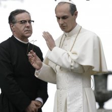 Mauro Marino e Fabrizio Gifuni (Papa Montini) in una scena della fiction Paolo VI - Il Papa nella tempesta