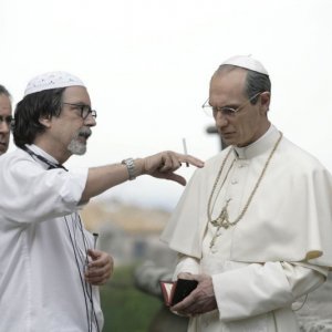 Mauro Marino, il regista Fabrizio Costa e Fabrizio Gifuni sul set della fiction Paolo VI - Il Papa nella tempesta