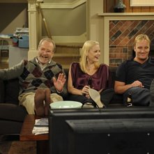 Martin Mull, Jamie King e Jay Mohr in una scena dell'episodio Gary Gives Thanks di Gary Unmarried
