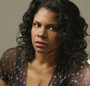Audra Mc Donald in una scena dell'episodio 'Una visita inaspettata' della serie tv Private Practice