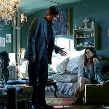 Bill Pullman ed Eliza Dushku in una scena del film Nobel Son