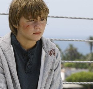 Miles Heizer in una scena dell'episodio 'Addison dà una festa' della prima stagione di Private Practice