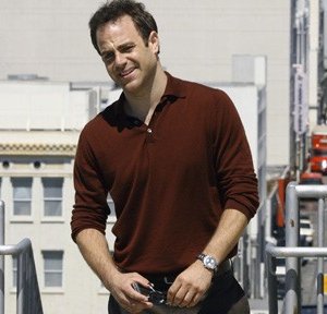 Paul Adelstein in una scena dell'episodio 'Addison dà una festa' della prima stagione di Private Practice