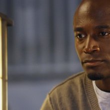Taye Diggs in una sequenza dell'episodio 'Addison dà una festa' della prima stagione di Private Practice