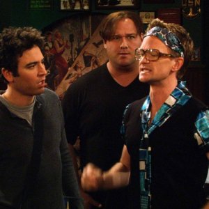 Will Sasso, Neil Patrick Harris e Josh Radnor nell'episodio The Fight di E alla fine arriva Mamma!