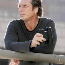 William Fichtner in una scena dell'episodio 'Deal or no Deal' della quarta stagione di Prison Break