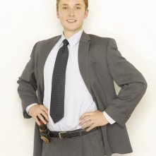 Joshua Close in una foto promozionale della serie tv The Unusuals