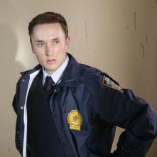 Joshua Close in una scena del pilot di The Unusuals