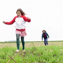 Laetitia Guerard e Léora Barbara in un'immagine del film Stella