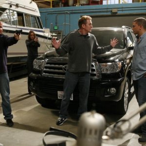 Wentoworth Miller, Dominic Purcell, Michael Rapaport e Sarah Wayne Callies in un momento dell'episodio 'Just Business' della serie tv Prison Break