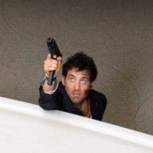Clive Owen in una scena di The International