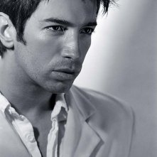 Un riitratto di Michel Altieri, protagonista di numerosi musical della scena teatrale italiana degli ultimi anni