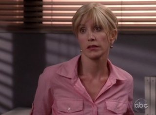 Felicity Huffman nell'episodio Me and My Town della serie Desperate Housewives.