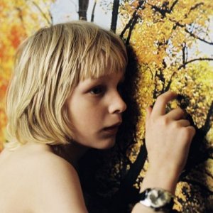 Kåre Hedebrant in una scena di Lasciami entrare