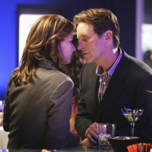 Rachel Griffiths con Steven Weber nell'episodio 'Unfinished Business' della serie Brothers & Sisters
