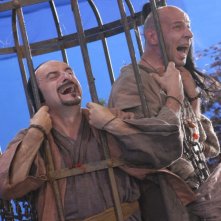 Giacomo e Aldo in una sequenza del film Il cosmo sul comò