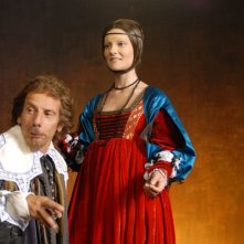 Giovanni e Victoria Cabello in un'immagine del film Il cosmo sul comò