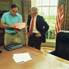 Il regista Oliver Stone e Josh Brolin sul set del film W.