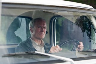 Clint Eastwood in una sequenza del film Gran Torino