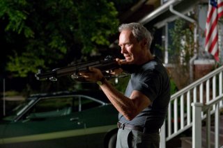 Clint Eastwood interpreta Walt Kowalski nel film Gran Torino