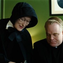 Meryl Streep e Philip Seymour Hoffman in una scena del film Il dubbio