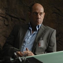 Miguel Ferrer nell'episodio Sorrellanza bionica di Bionic Woman