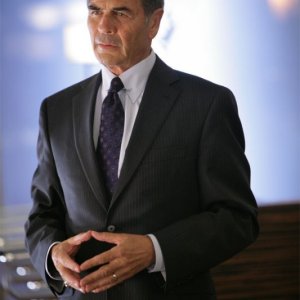 Robert Forster  in una scena dell'episodio Our Father di Heroes