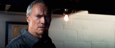 Un primo piano di Clint Eastwood, regista e attore del film Gran Torino