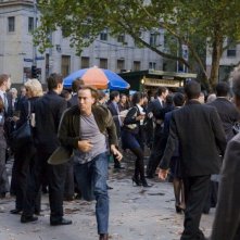 Nicolas Cage tra la folla in Knowing