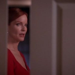 Marcia Cross in una scena dell'episodio A Vision's Just a Vision della serie Desperate Housewives.