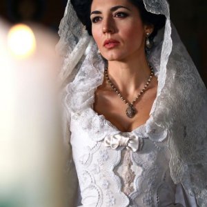 L'attrice bulgara Michelle Bonev nei panni Artemisia Sanchez