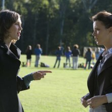 Vera Farmiga e Kate Beckinsale in una scena del film Nothing but the Truth
