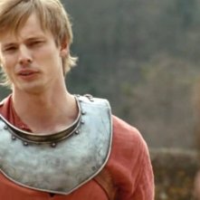 Bradley James In Una Scena De La Chiamata Del Drago Della Serie Tv Merlin 99908