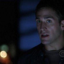 Eric Szmanda iin un momento dell'episodio ' 19 Down ' della serie CSI