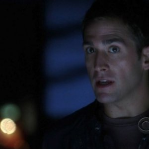 Eric Szmanda iin un momento dell'episodio ' 19 Down ' della serie CSI