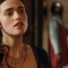 Katie McGrath è Morgana nella serie tv Merlin, episodio: The Mark of Nimueh