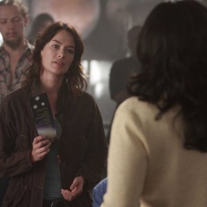 Lena Headey in un momento dell'episodio Earthlings Welcome Here di The Sarah Connor Chronicles