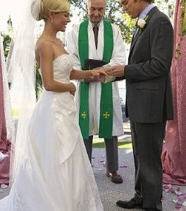 Julie Benz e Michael C. Hall in una scena dell'episodio 'Do You Teke Dexter Morgan?' di Dexter