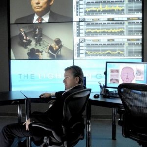 Tim Roth in una foto di scena del pilot di Lie to Me