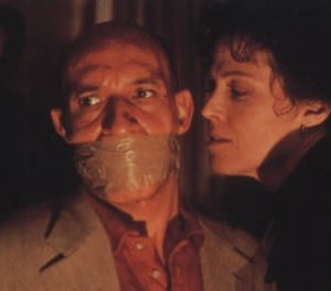 Ben Kingsley e Sigourney Weaver in La morte e la fanciulla