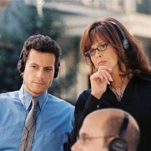 Ioan Gruffudd e Sigourney Weaver in The TV set
